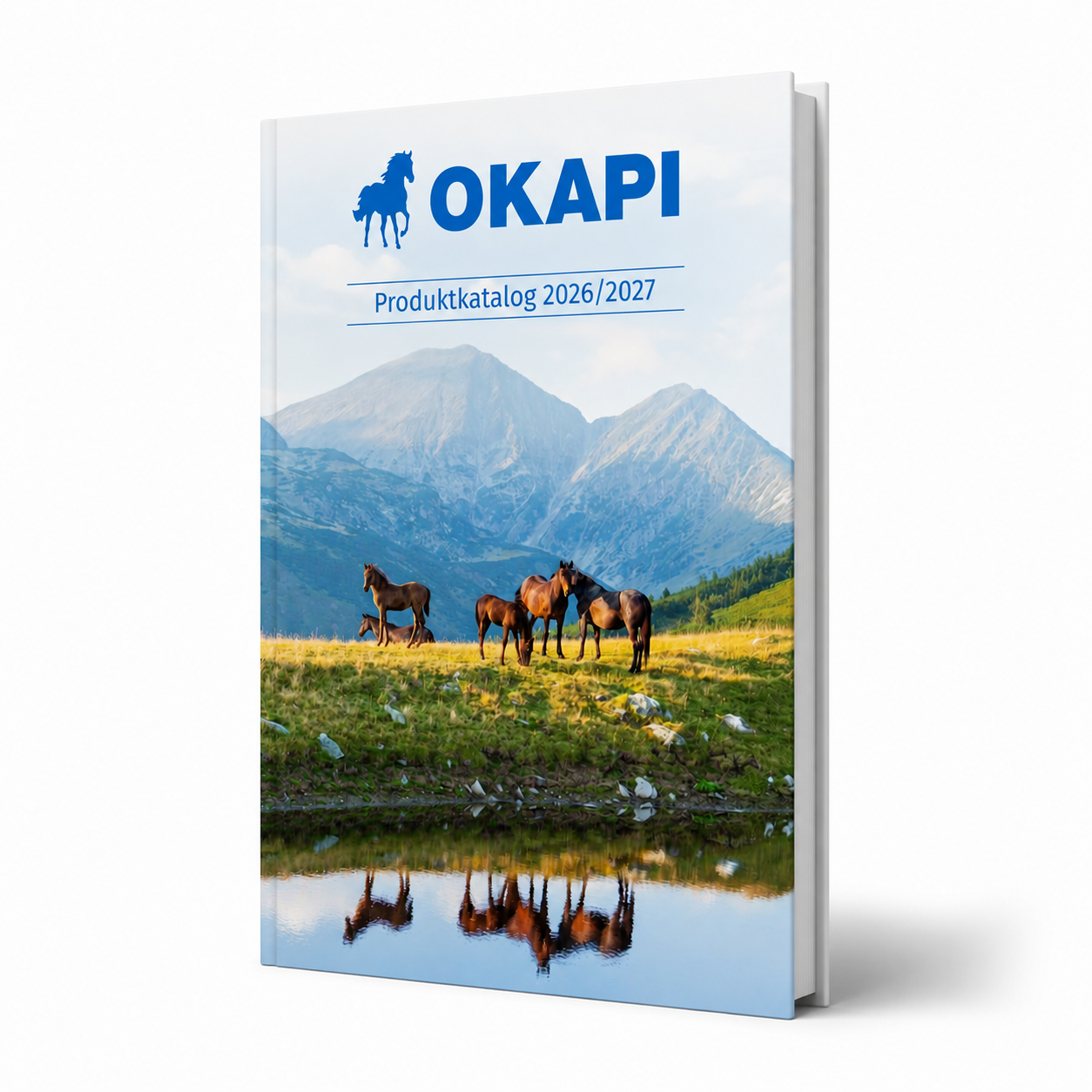 OKAPI Produktkatalog 2026/2027 – Titelseite mit Pferdeherde vor Bergpanorama